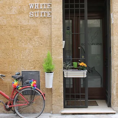 White Suite B&B-3