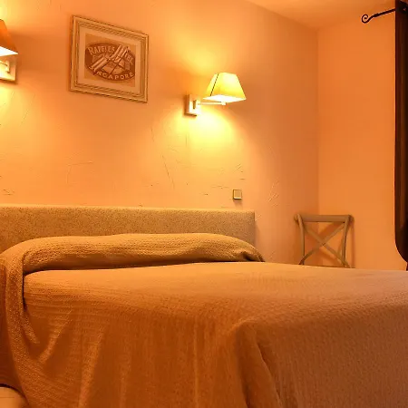 Hotel Les Mazets Des Roches-2