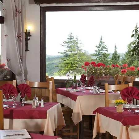 La Petite Chaumiere-2