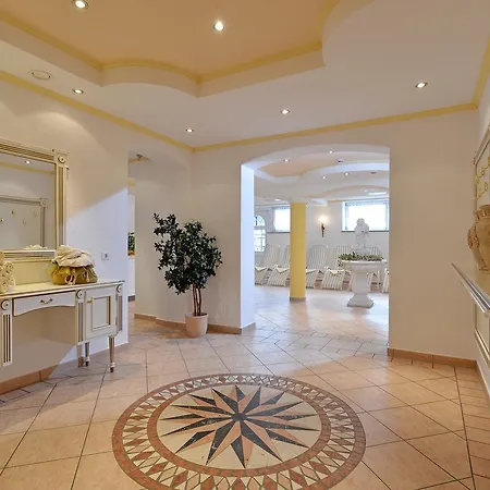 Hotel Schwarzer Adler-3