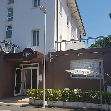 Hotel Byron solo per giovani-2