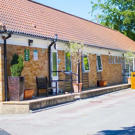 Stableside Hostel At York Racecourse-2