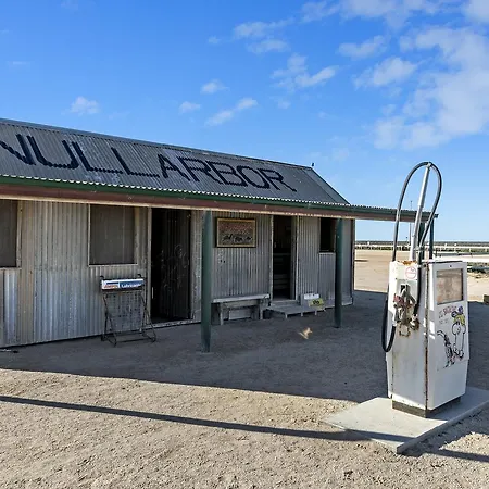 Nullarbor Roadhouse-3