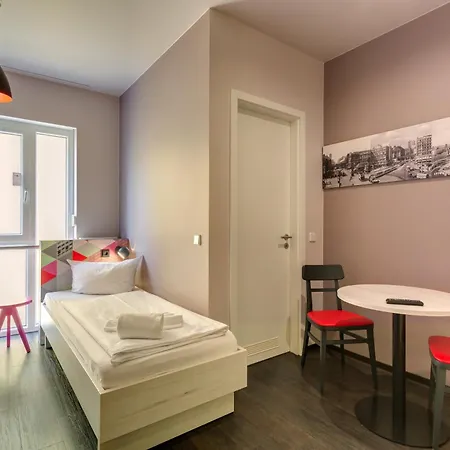 Meininger Hotel Berlin Alexanderplatz-3