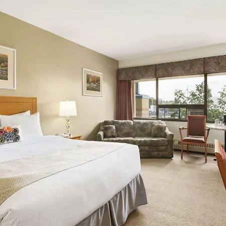 Travelodge By Wyndham Edmonton East-3