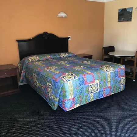 Pine Tree Inn-2