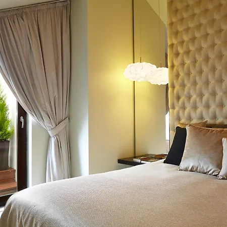 9Hotel Mercy-2