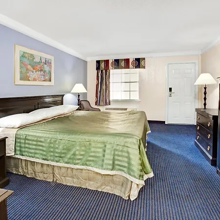 Travelodge By Wyndham North Richland Hills/Dallas/Ft Worth-3