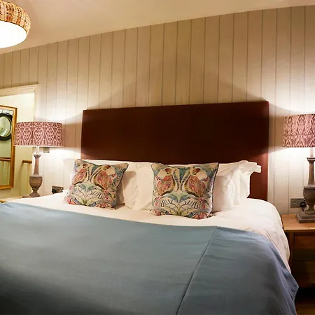 The Plough Inn & Cottages-2