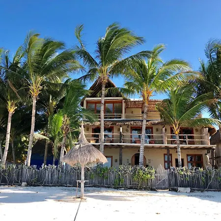 Casa Cat Ba Beachfront Boutique Hotel-3