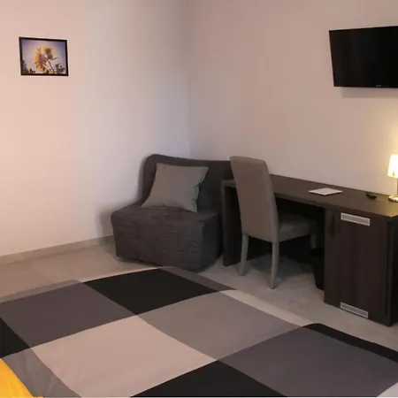EasyRoom Frosinone - Casello Autostradale-3