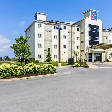 Motel 6-Kingston, On-3