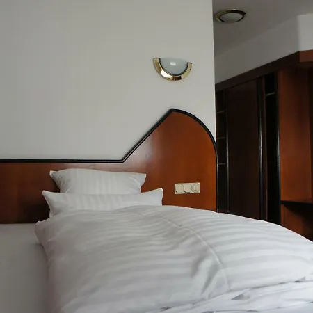 Hotel Haus Hubertus-3