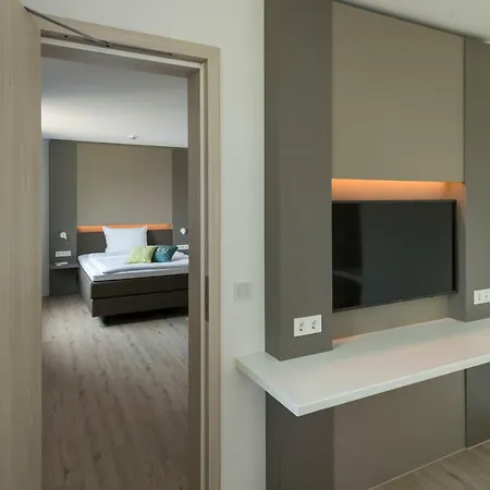Motel B-2