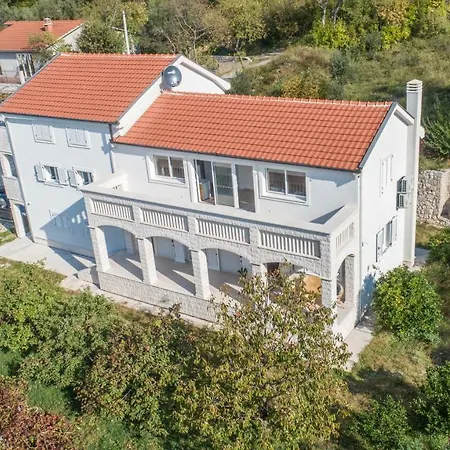Queen Teuta - Sea View - Private Parking&Garden - BBQ Grill-2