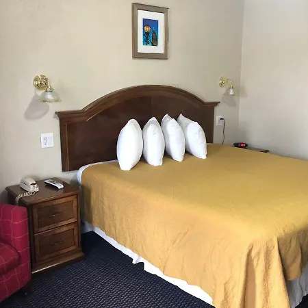 Knights Inn Harrisonville-2