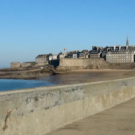 Hotel De La Mer-2