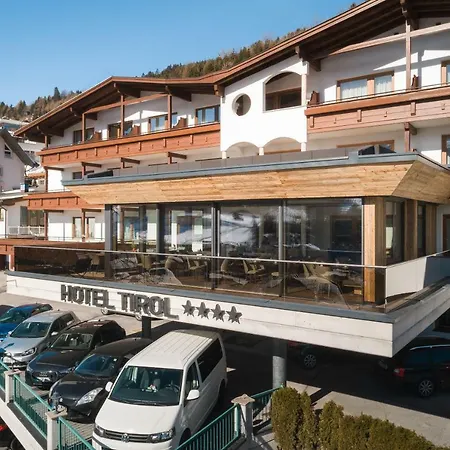 Hotel Garni Tirol-3