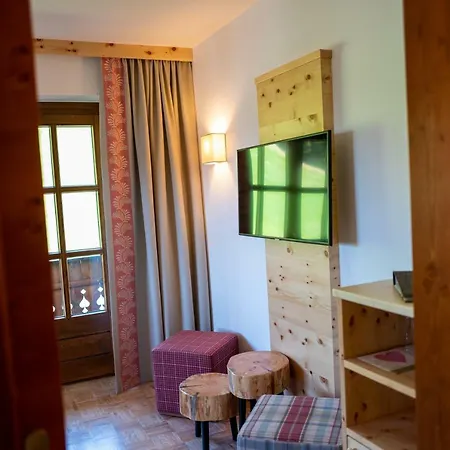 Familienhotel Gasthof Hinteregger-3