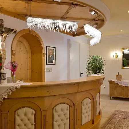 Hotel Kristall-2