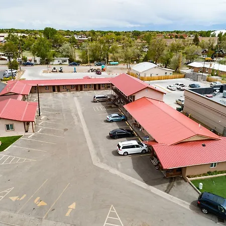 Valley Motel-2
