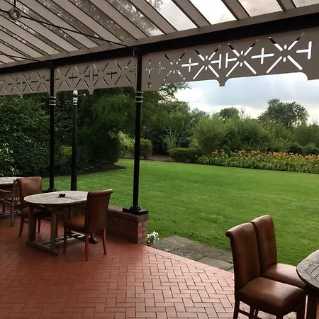 The Oaklands Hotel-2