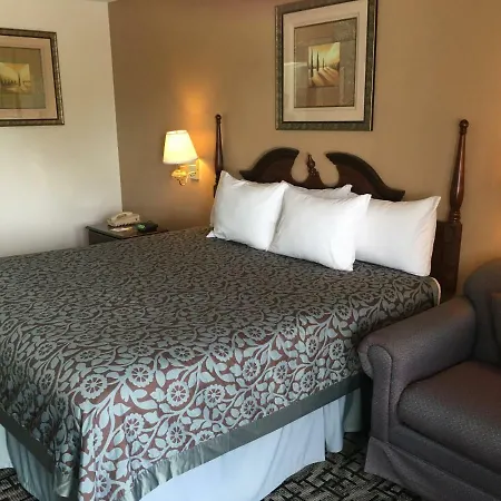Days Inn By Wyndham Picayune-3