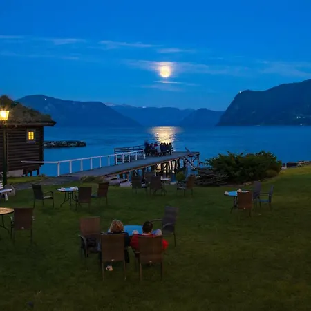 Leikanger Fjordhotel - Unike Hoteller-3