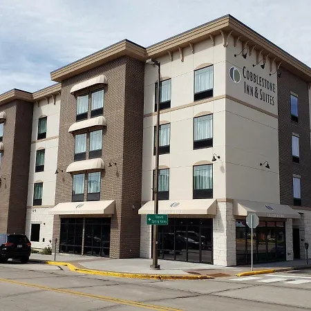 Cobblestone Inn & Suites - Menomonie/Uw-Stout-2