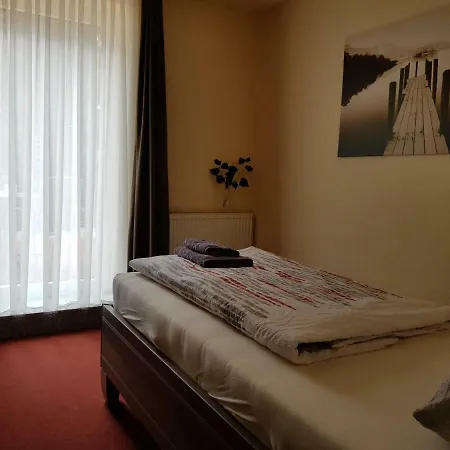 Hotel Zwei Linden-3