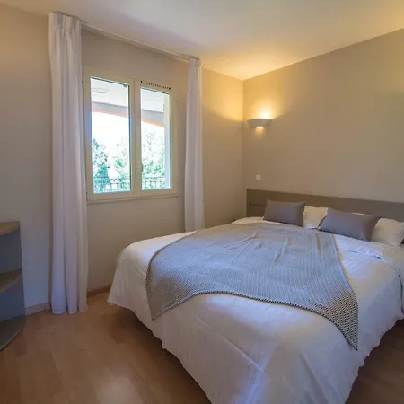 Appart Hotel Lou Castelet-3