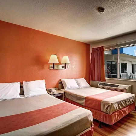 Motel 6 Wells-2
