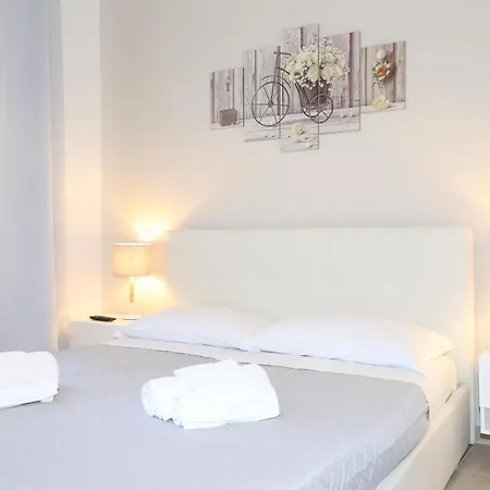 Unique Luxury Apartment And Rooms-3