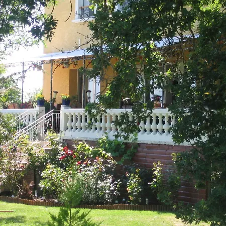 La Maison Jaune-3