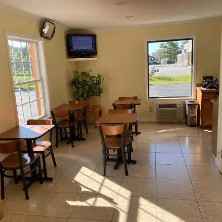 Deluxe Inn Hardeeville-3