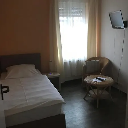 Hotel Zum Weinberg-2