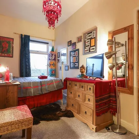 Bradford Digs-3