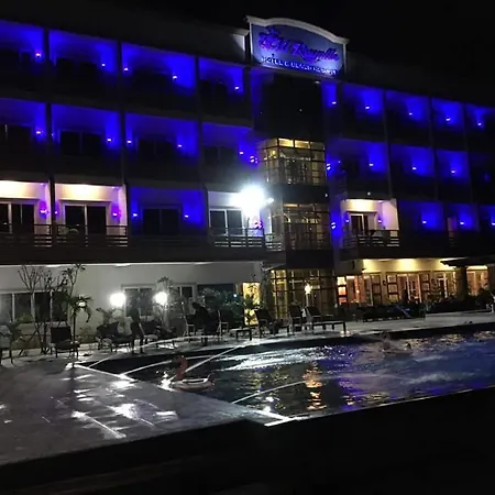 Em Royalle Hotel & Beach Resort-3