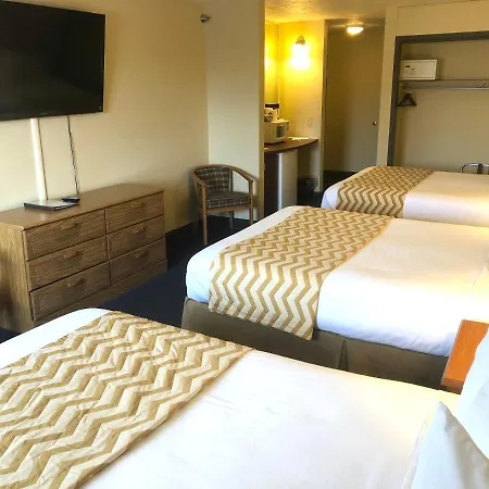 Travelodge By Wyndham Grand Island-3