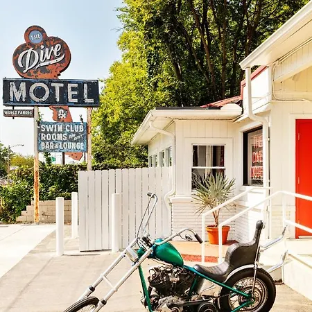The Dive Motel And Swim Club-3