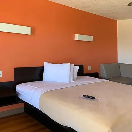 Motel 6 Cameron Mo-2