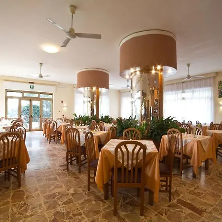 Hotel Kristall-2