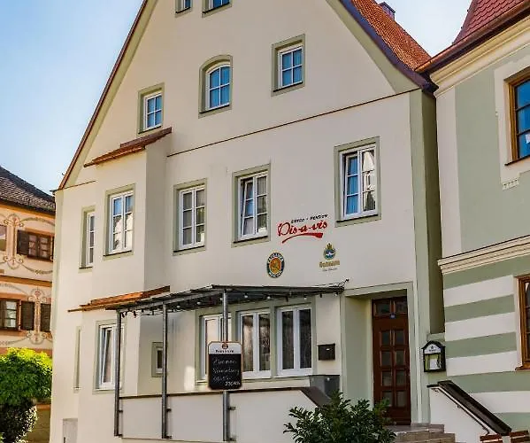 Bistro- Vis-A-Vis
