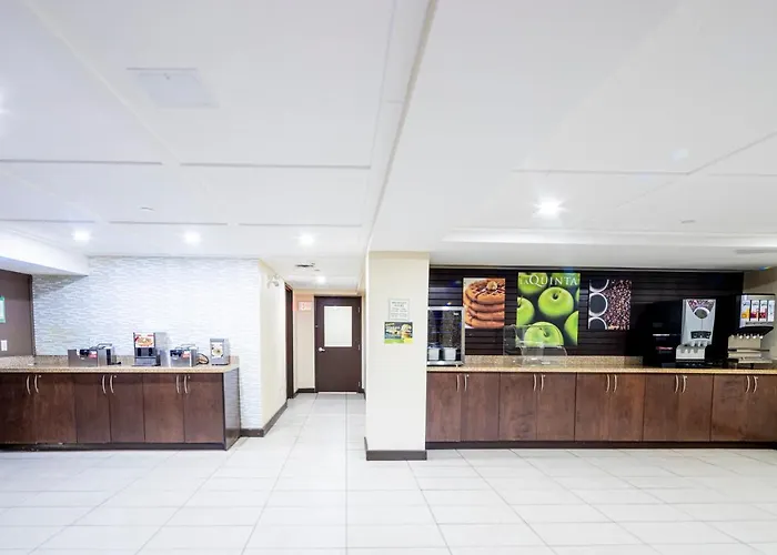 La Quinta By Wyndham Oshawa