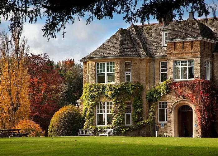 Middle Aston House