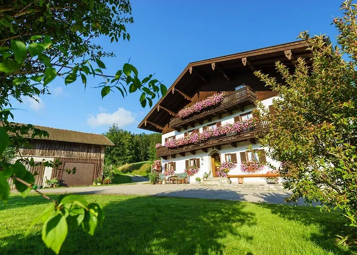 Schmuckhof mit Chiemgau Karte ab 1 Mai