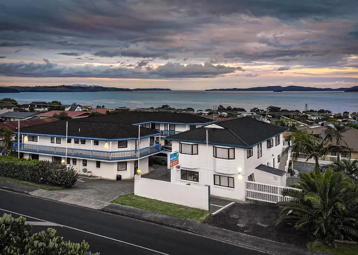 Snells Beach Motel