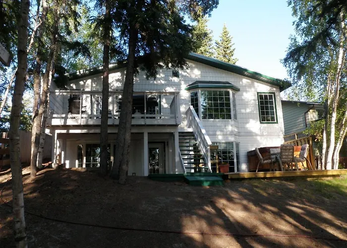 Great Slave Lakeside Bed & Breakfast