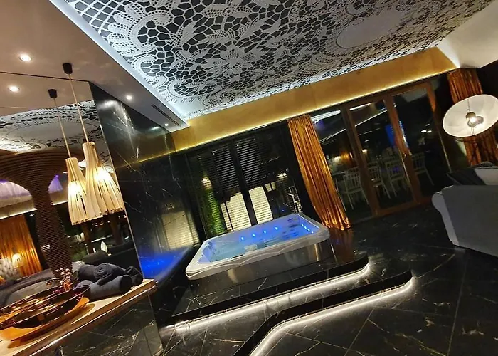 Hotel Ramka & Restaurant & Wine Bar