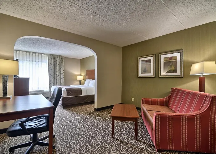 Clarion Inn & Suites - University Area
